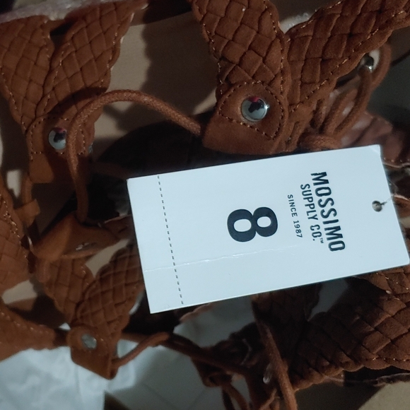 Mossimo Wheat/ Brown Wedges Size 8 - Picture 3 of 4